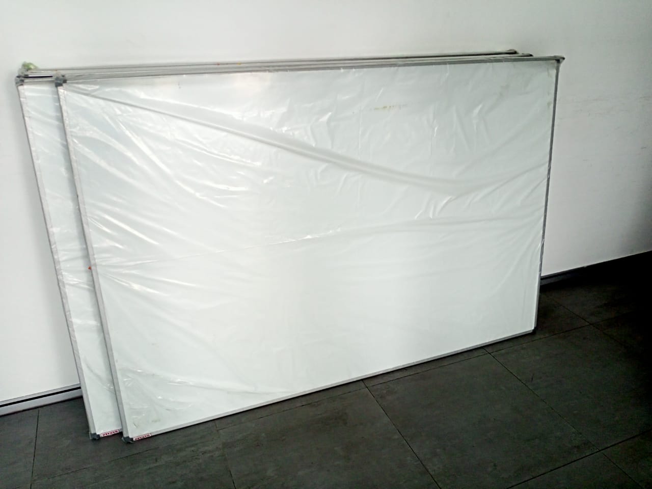 Papan tulis Whiteboard 120x180 Hyundai